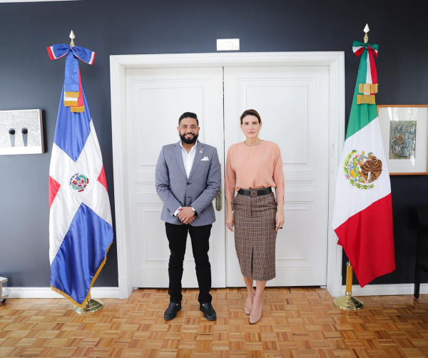 Administrador de Monte de Piedad se reúne con Embajadora de Rep. Dom. en México