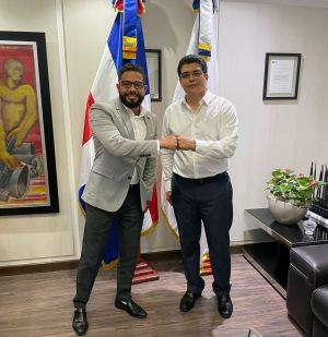 El Administrador General Welinton Grull&oacute;n realiz&oacute; esta tarde una visita cortes&iacute;a a Felipe Antonio Suberv&iacute; Hern&aacute;ndez, Director de la Corporaci&oacute;n del (CAASD)