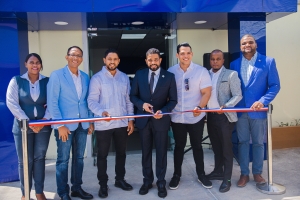 Monte de Piedad celebra la Inauguraci&oacute;n de la Remodelaci&oacute;n de la Avenida Teniente Amado (Sucursal Duarte)